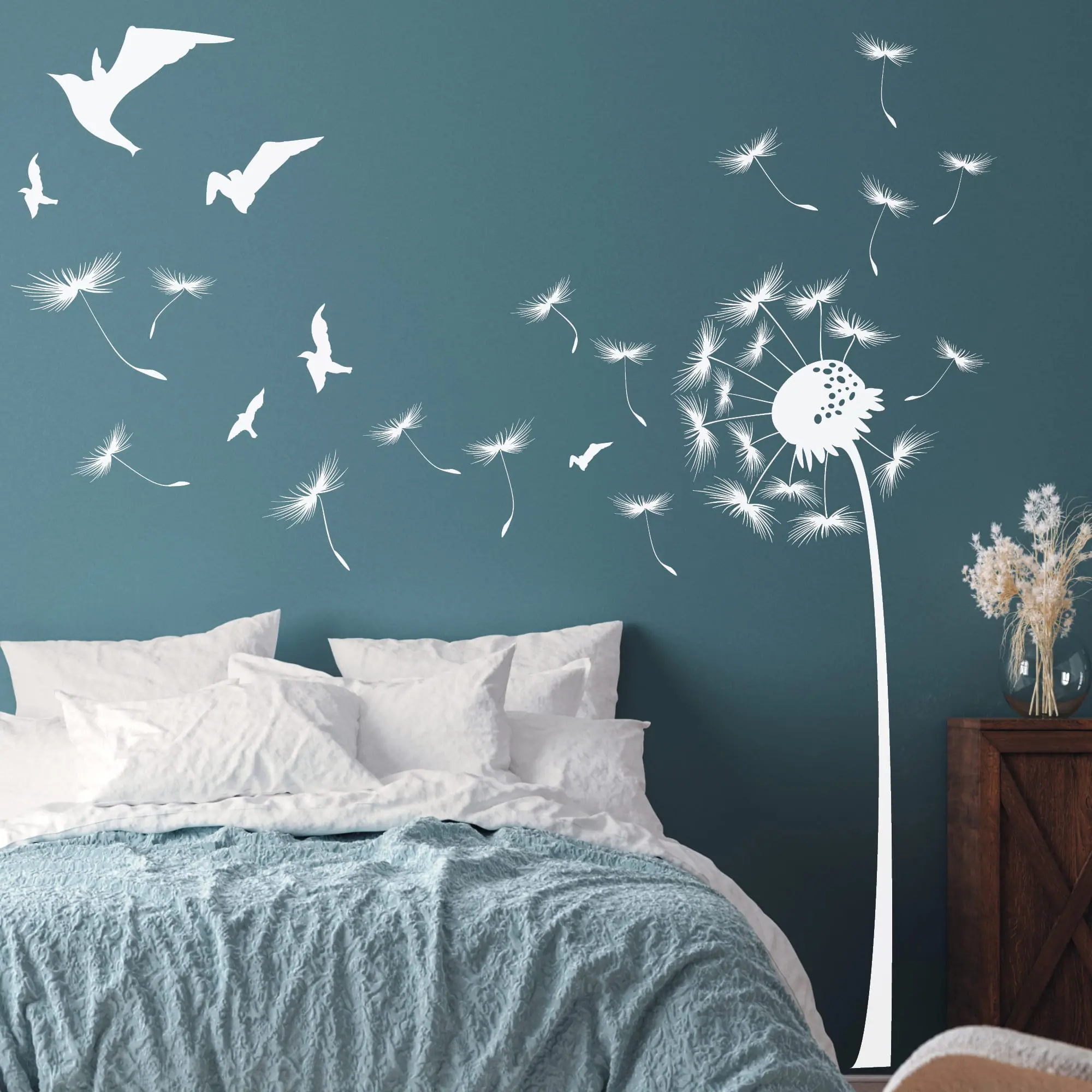 Auf dem Bild ist das Produkt: Wandtattoo Pusteblume mit vielen Pollen und Vögeln zum Preis von €29.9 abgebildet.