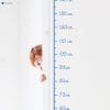 Auf dem Bild ist das Produkt: Wandtattoo Kinderzimmer Messlatte Maßband 40 – 180 cm ohne Hintergrundfolie Wandsticker, 1 cm Abstand zum Preis von €15.9 abgebildet.