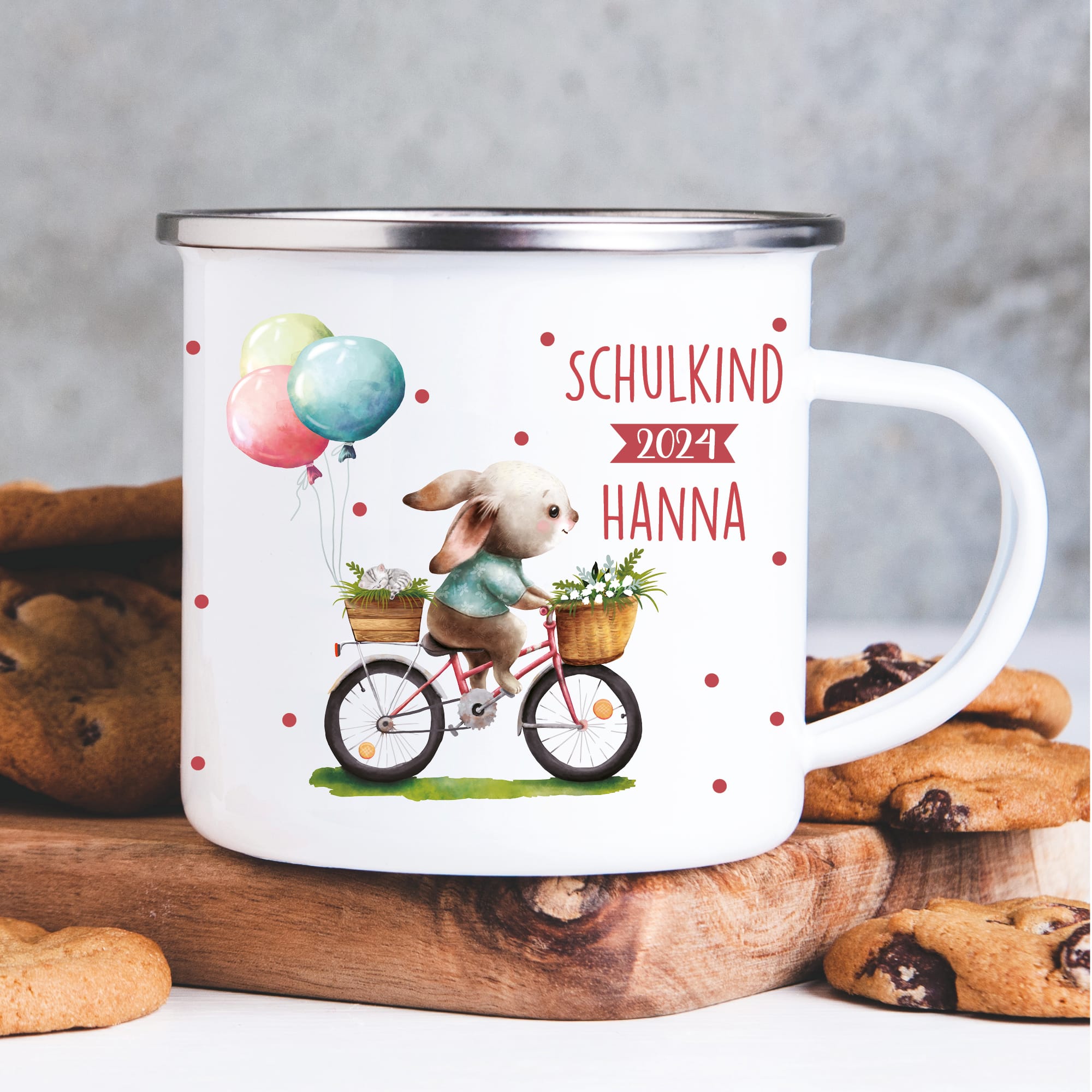 Auf dem Bild ist das Produkt: Kindertasse Emaille Becher Hase auf Fahrrad Schulkind personalisiertes Geschenk Einschulung Schulanfang Mädchen zum Preis von €18.90 abgebildet.