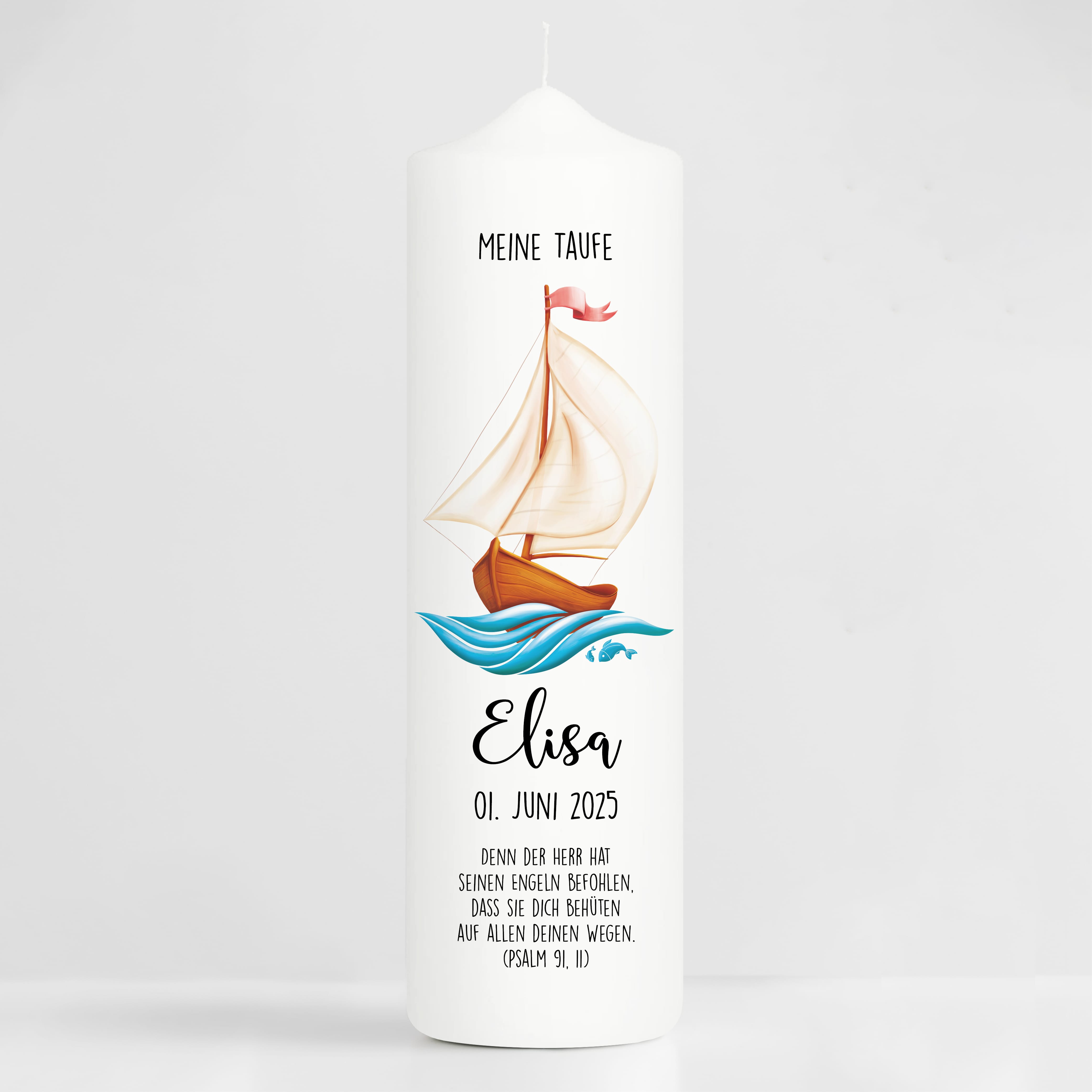 Auf dem Bild ist das Produkt: Taufkerze Junge Mädchen Segelboot Boot Schiff Name Datum Taufspruch Kerze zur Taufe zum Preis von €7.4 abgebildet.
