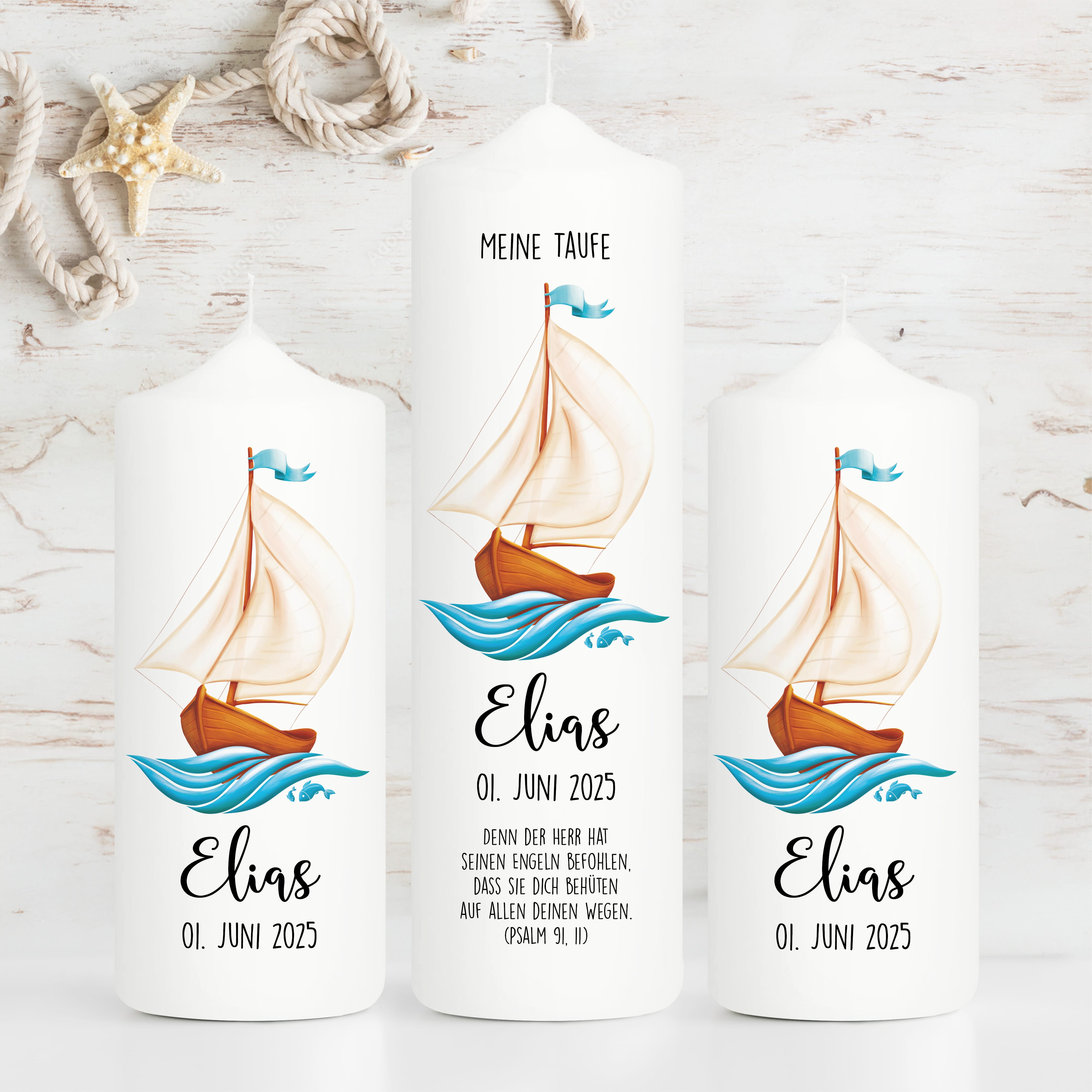 Auf dem Bild ist das Produkt: Taufkerze Junge Mädchen Segelboot Boot Schiff Name Datum Taufspruch Kerze zur Taufe zum Preis von €7.4 abgebildet.