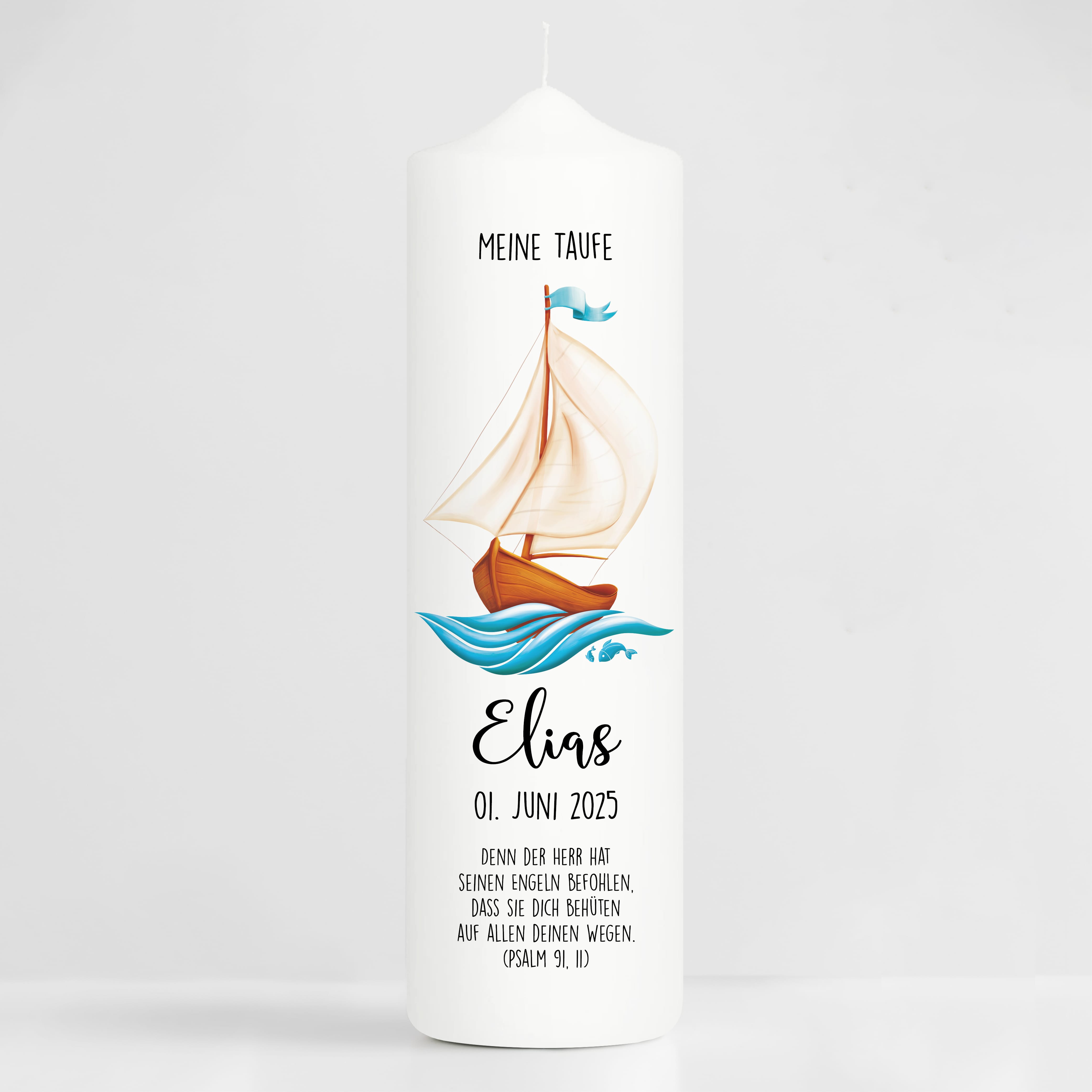 Auf dem Bild ist das Produkt: Taufkerze Junge Mädchen Segelboot Boot Schiff Name Datum Taufspruch Kerze zur Taufe zum Preis von €7.4 abgebildet.