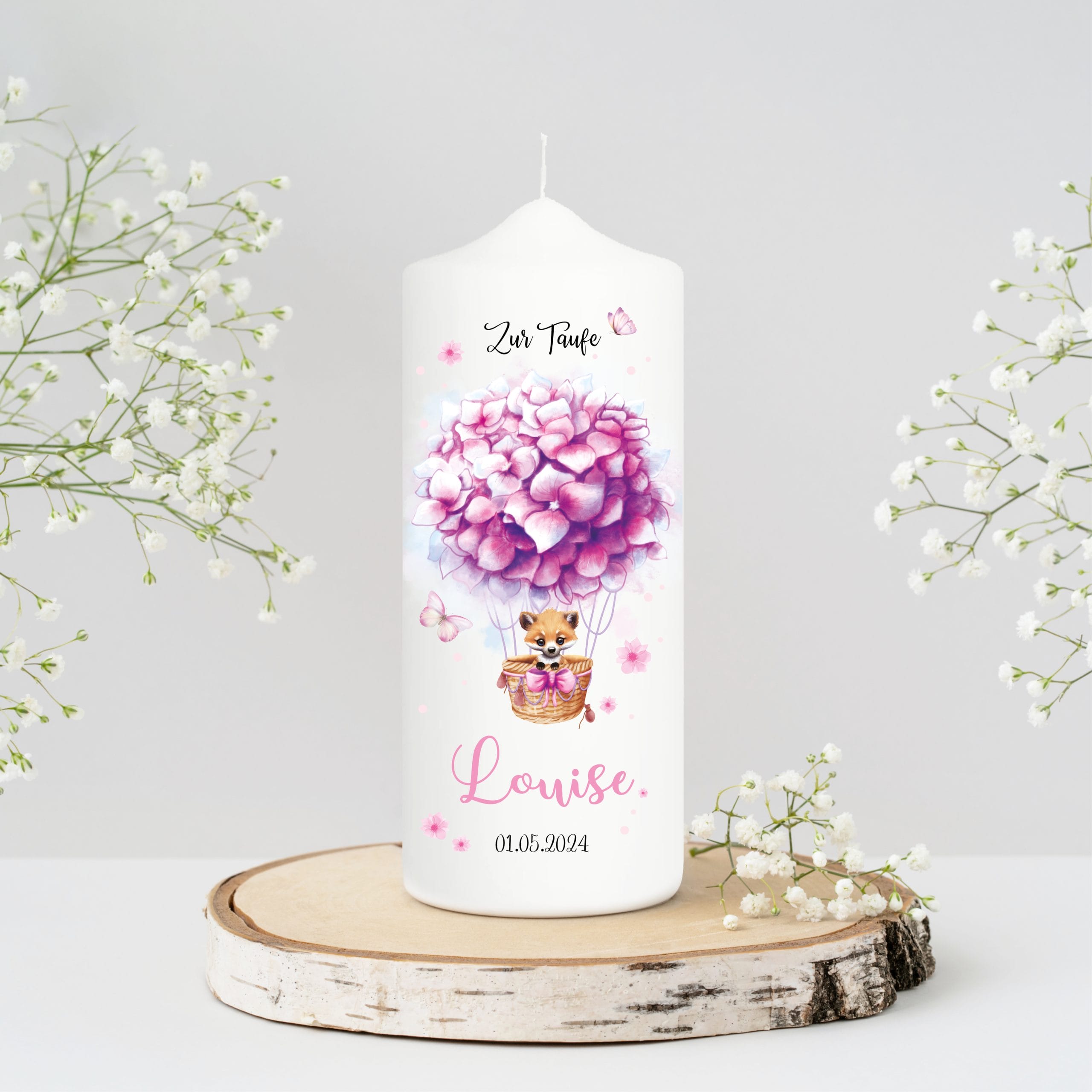 Auf dem Bild ist das Produkt: Taufkerze Junge Mädchen Heißluftballon Fuchs Blumen bedruckt personalisiert Kerze Kind Kirche zum Preis von €5.9 abgebildet.