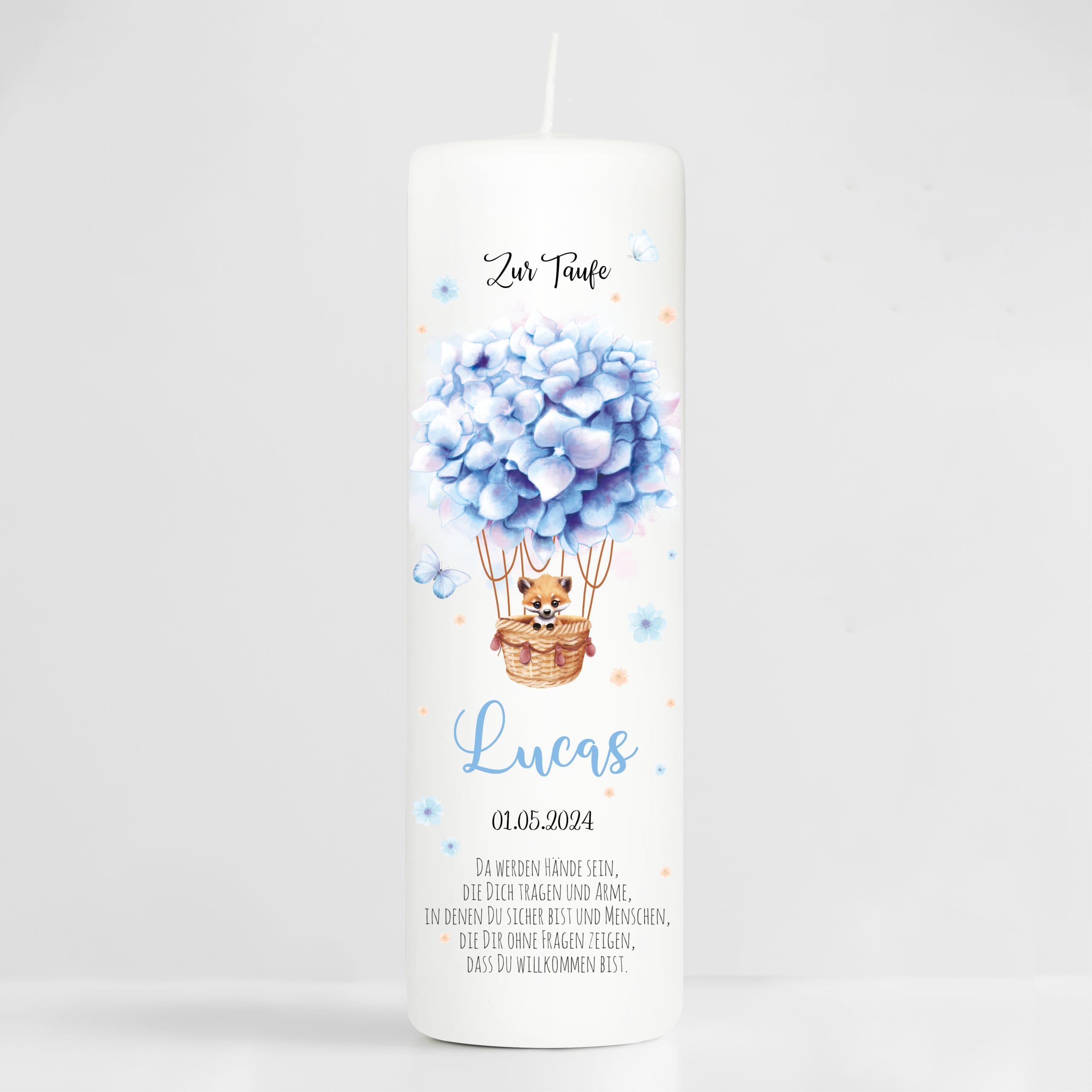 Auf dem Bild ist das Produkt: Taufkerze Junge Mädchen Heißluftballon Fuchs Blumen bedruckt personalisiert Kerze Kind Kirche zum Preis von €5.9 abgebildet.