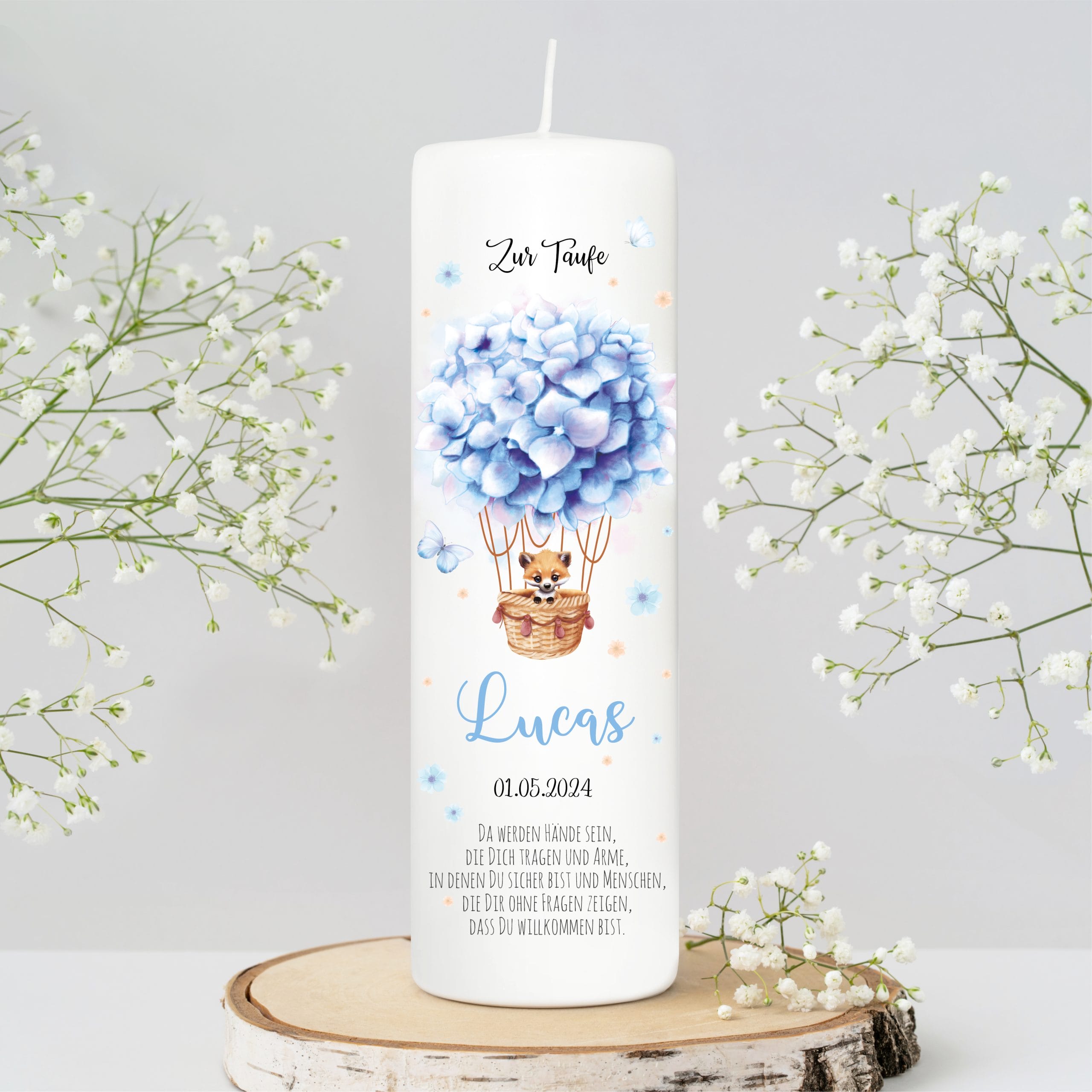 Auf dem Bild ist das Produkt: Taufkerze Junge Mädchen Heißluftballon Fuchs Blumen bedruckt personalisiert Kerze Kind Kirche zum Preis von €5.9 abgebildet.