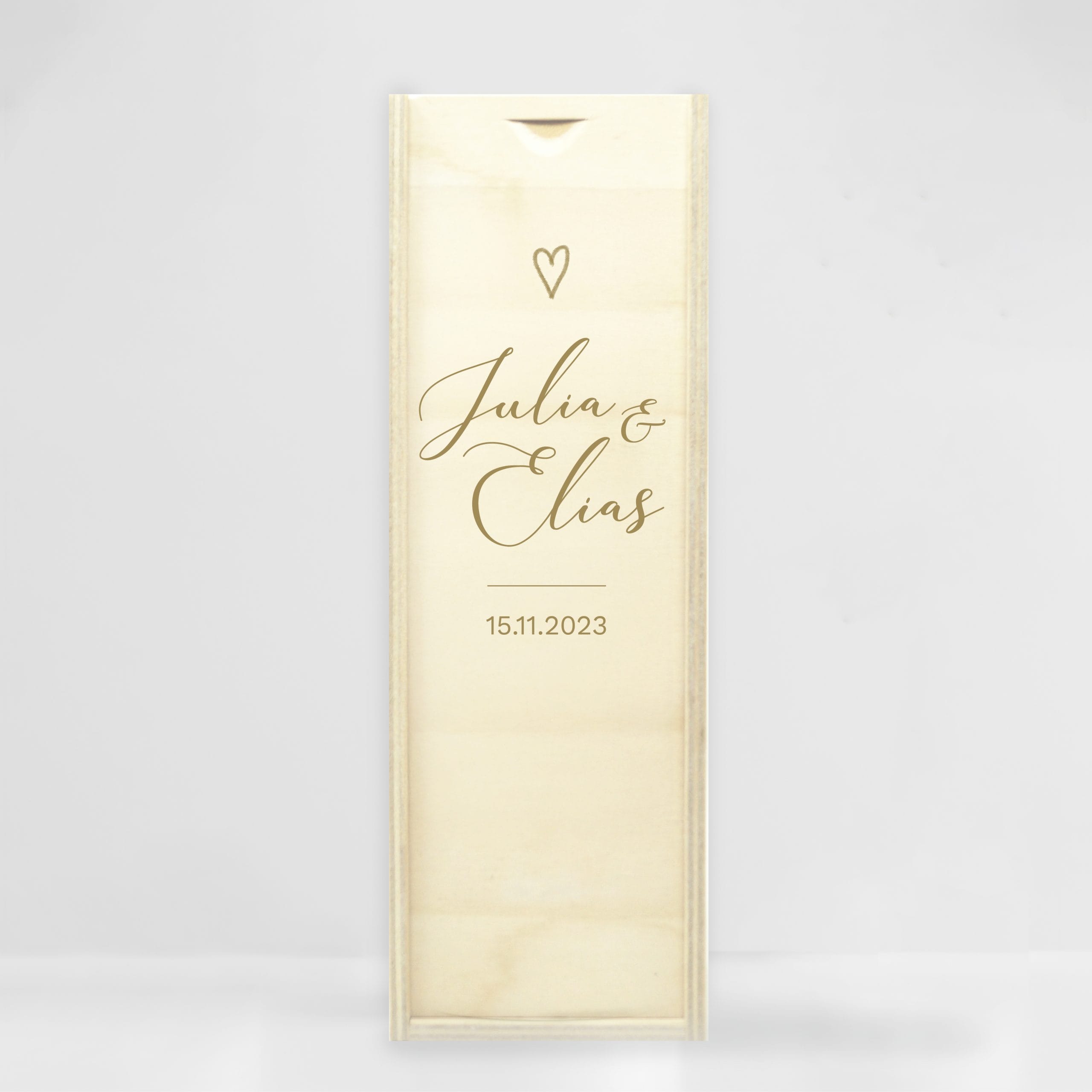 Auf dem Bild ist das Produkt: Weiße Hochzeitskerze Herz personalisiert Hochzeitsgeschenk Wunschtext Valentinstagsgeschenk Hochzeit Jubiläum zum Preis von €5.9 abgebildet.