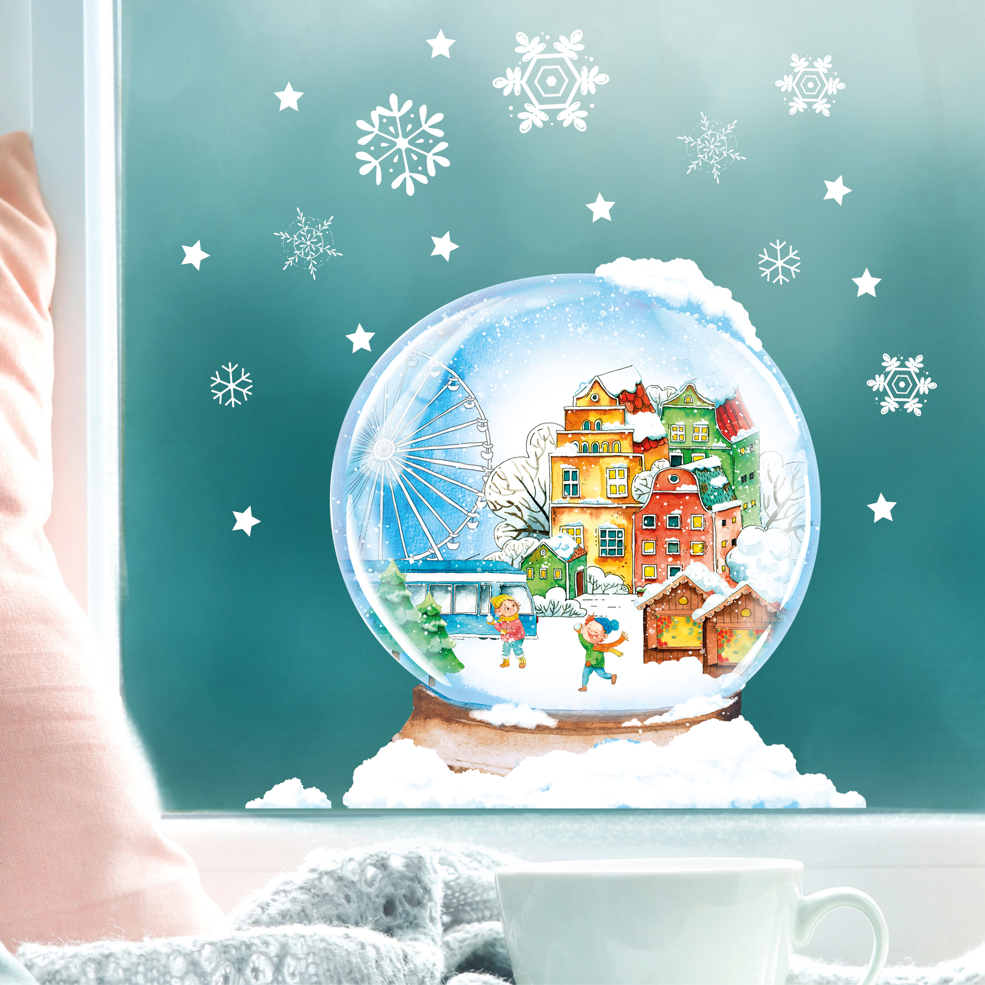 Auf dem Bild ist das Produkt: Wiederverwendbares Fensterbild Weihnachten Winter Schneekugel Rostocker Altstadt Fensterdekoration Stadtbild zum Preis von €13.90 abgebildet.