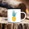 Auf dem Bild ist das Produkt: Campingbecher Ananas Punkte Emaille Outdoor Geschirr Geschenk Geburtstag Camper 300 ml zum Preis von €18.9 abgebildet.