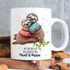 Auf dem Bild ist das Produkt: Bedruckte Keramik Tasse weiß Faultiere Mit dir bin ich am liebsten faul Kaffeebecher Geschenk Geburtstag zum Preis von €16.9 abgebildet.