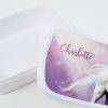 Auf dem Bild ist das Produkt: Brotdose Fantasy Einhorn Mädchen personalisiert mit Wunschnamen Schule Geschenk Geburtstag oder Einschulung zum Preis von €19.90 abgebildet.