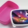 Auf dem Bild ist das Produkt: Brotdose Fußball Fußballer personalisiert mit Wunschnamen Schule Geschenk Geburtstag Einschulungsgeschenk zum Preis von €19.9 abgebildet.