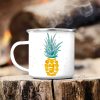 Auf dem Bild ist das Produkt: Campingbecher Ananas Punkte Emaille Outdoor Geschirr Geschenk Geburtstag Camper 300 ml zum Preis von €18.9 abgebildet.