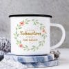Auf dem Bild ist das Produkt: Campingbecher Emaille Nur die besten Schwestern werden zur Tante befördert…Du bist die Beste zum Preis von €18.90 abgebildet.