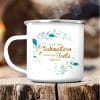 Auf dem Bild ist das Produkt: Campingbecher Emaille Nur die besten Schwestern werden zur Tante befördert…du bist die Beste grün zum Preis von €18.90 abgebildet.