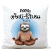 Auf dem Bild ist das Produkt: Deko Kissen Anti Stress Papa Yoga Geschenk Geburtstag Papa Vatertagsgeschenk 40 x 40 cm mit Füllung zum Preis von €11.90 abgebildet.