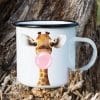 Auf dem Bild ist das Produkt: Emaille Campingbecher Giraffe Bubblegum Blase Kaugummiblase Geschenk Camper zum Preis von €18.9 abgebildet.