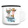 Auf dem Bild ist das Produkt: Emaille Campingbecher Lama und Giraffe personalisiert mit Wunschname Outdoorgeschirr Geschenk Geburtstag zum Preis von €18.9 abgebildet.
