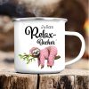 Auf dem Bild ist das Produkt: Emaille Campingbecher Relax Becher mit Wunschnamen Geschenk Geburtstag Faultier im rosa Pyjama zum Preis von €18.9 abgebildet.