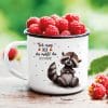 Auf dem Bild ist das Produkt: Emaille Campingbecher Waschbär Ich mag dich Da musst du jetzt durch Kaffeebecher Kindertasse Valentinstag zum Preis von €18.9 abgebildet.