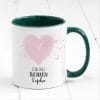Auf dem Bild ist das Produkt: Geschenkidee Tasse bedruckt Lieblingsmensch personalisiert mit Wunschnamen Geburtstagsgeschenk Pastellrosa Herz zum Preis von €17.90 abgebildet.