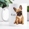 Auf dem Bild ist das Produkt: Keramiktasse bedruckt Hund Französische Bulldogge mit Wunschnamen Kaffeetasse personalisiert Geschenk Geburtstag 330 ml zum Preis von €18.9 abgebildet.