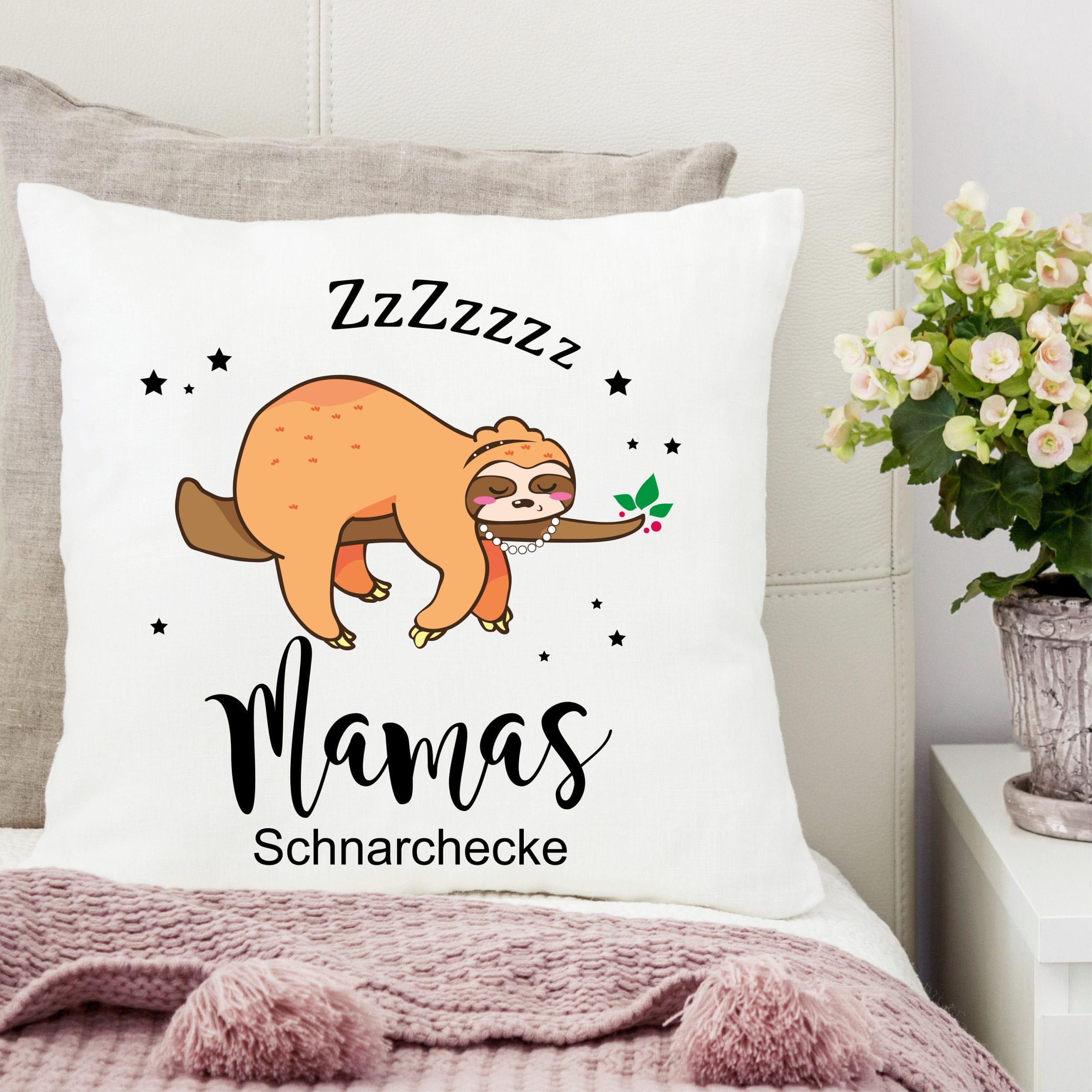 Kissen Faultier Mamas Schnarchecke Polyester 40 x 40 cm weiß Geschenk Geburtstag Mama inkl. Füllung