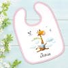 Auf dem Bild ist das Produkt: Bedrucktes Babylätzchen Giraffe Vögel Wolken mit Klettverschluss Wunschnamen Individuell Kinder Lätzchen Kleinkind zum Preis von €14.9 abgebildet.