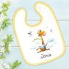 Auf dem Bild ist das Produkt: Bedrucktes Babylätzchen Giraffe Vögel Wolken mit Klettverschluss Wunschnamen Individuell Kinder Lätzchen Kleinkind zum Preis von €14.9 abgebildet.