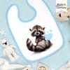 Auf dem Bild ist das Produkt: Bedrucktes Babylätzchen Waschbär Herz mit Klettverschluss Wunschnamen Individuell Kinder Lätzchen Kleinkind zum Preis von €14.90 abgebildet.