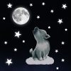 Auf dem Bild ist das Produkt: Leuchtaufkleber kleiner Wolf mit Mond, leuchtend und fluoreszierende Sterne, leuchten im Dunklen zum Preis von €14.9 abgebildet.