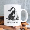 Auf dem Bild ist das Produkt: Tasse bedruckt Dachs Aufschrift Frechdachs, Kaffeetasse weiß, Geschenk Geburtstag 330 ml zum Preis von €15.90 abgebildet.