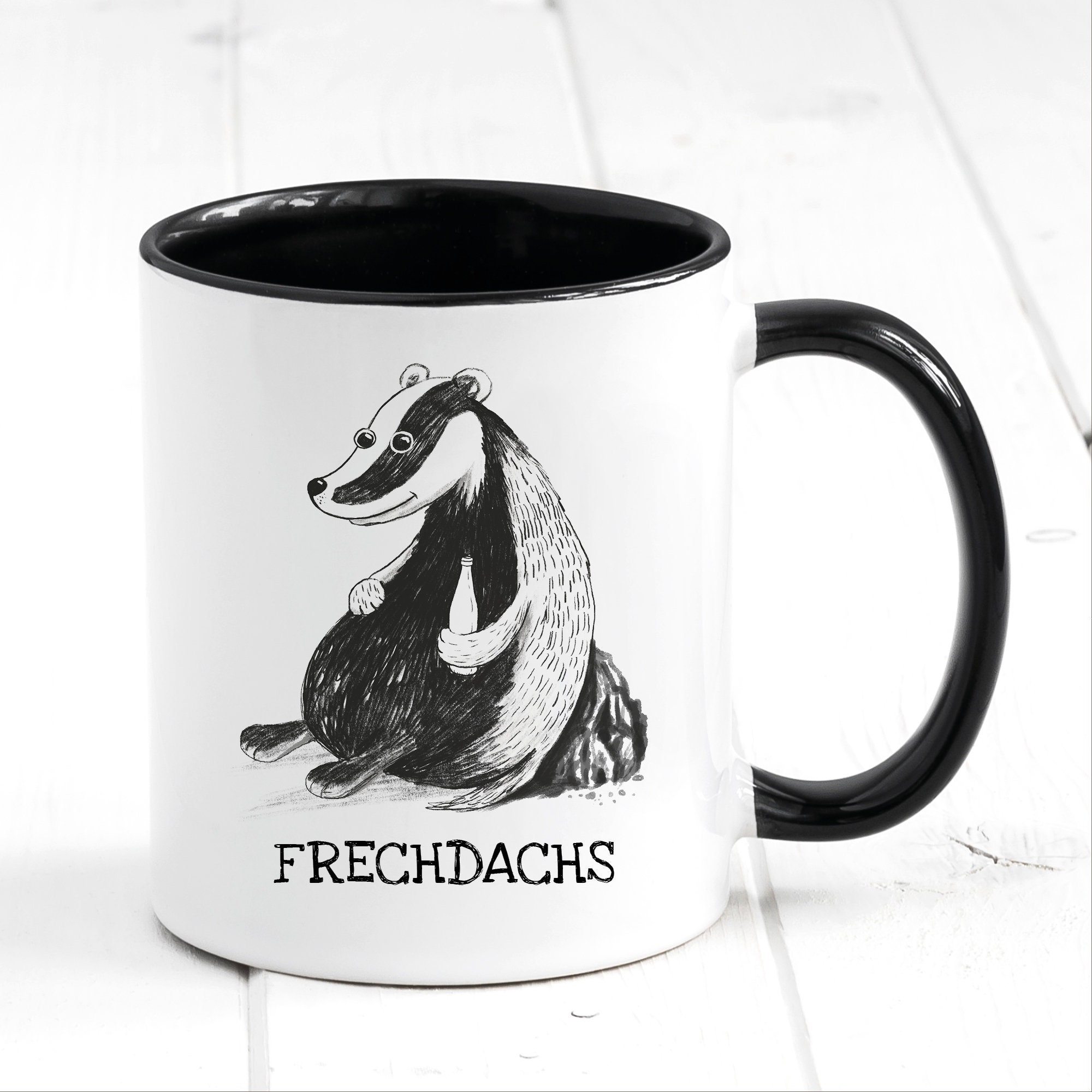 Tasse bedruckt Dachs Frechdachs Geschenk Geburtstag Kaffeetasse Kaffeebecher 330 ml spülmaschinenfest