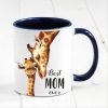 Auf dem Bild ist das Produkt: Tasse bedruckt Giraffe Best Mom ever Muttertag Geschenk Kaffeetasse 330 ml Keramik Spülmaschinenfest zum Preis von €17.90 abgebildet.