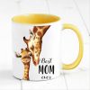 Auf dem Bild ist das Produkt: Tasse bedruckt Giraffe Best Mom ever Muttertag Geschenk Kaffeetasse 330 ml Keramik Spülmaschinenfest zum Preis von €17.90 abgebildet.