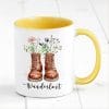 Auf dem Bild ist das Produkt: Tasse bedruckt mit Wanderstiefeln und Wildblumen Wanderlust Geschenk Geburtstag Naturliebhaber Kaffeetasse Kaffeebecher zum Preis von €17.9 abgebildet.