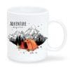 Auf dem Bild ist das Produkt: Tasse bedruckt rotes Zelt vor Bergen Adventure begins Kaffeetasse Geschenk Geburtstag zum Preis von €15.90 abgebildet.