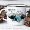 Auf dem Bild ist das Produkt: Tasse Campingbecher Emaille Berge und blaues Zelt, Adventure begins, Reisen Urlaub, Geschenk Geburtstag Camper zum Preis von €18.90 abgebildet.