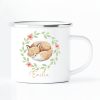Auf dem Bild ist das Produkt: Tasse Emaille Campingbecher Fuchs Blätterkranz Blumen Wunschname Geschenk zum Preis von €18.9 abgebildet.