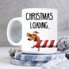 Auf dem Bild ist das Produkt: Bedruckte Tasse Weihnachtszeit Hund Dackel Christmas loading Weihnachtsgeschenk zum Preis von €15.90 abgebildet.