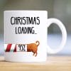 Auf dem Bild ist das Produkt: Bedruckte Tasse Weihnachtszeit Hund Dackel Christmas loading Weihnachtsgeschenk zum Preis von €15.90 abgebildet.