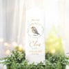 Auf dem Bild ist das Produkt: Taufkerze oder Kerze zur Geburt Junge Mädchen Vogel mit Blätterkranz pastell mit Namen, Datum Uhrzeit, Gewicht und Größe zum Preis von €5.9 abgebildet.
