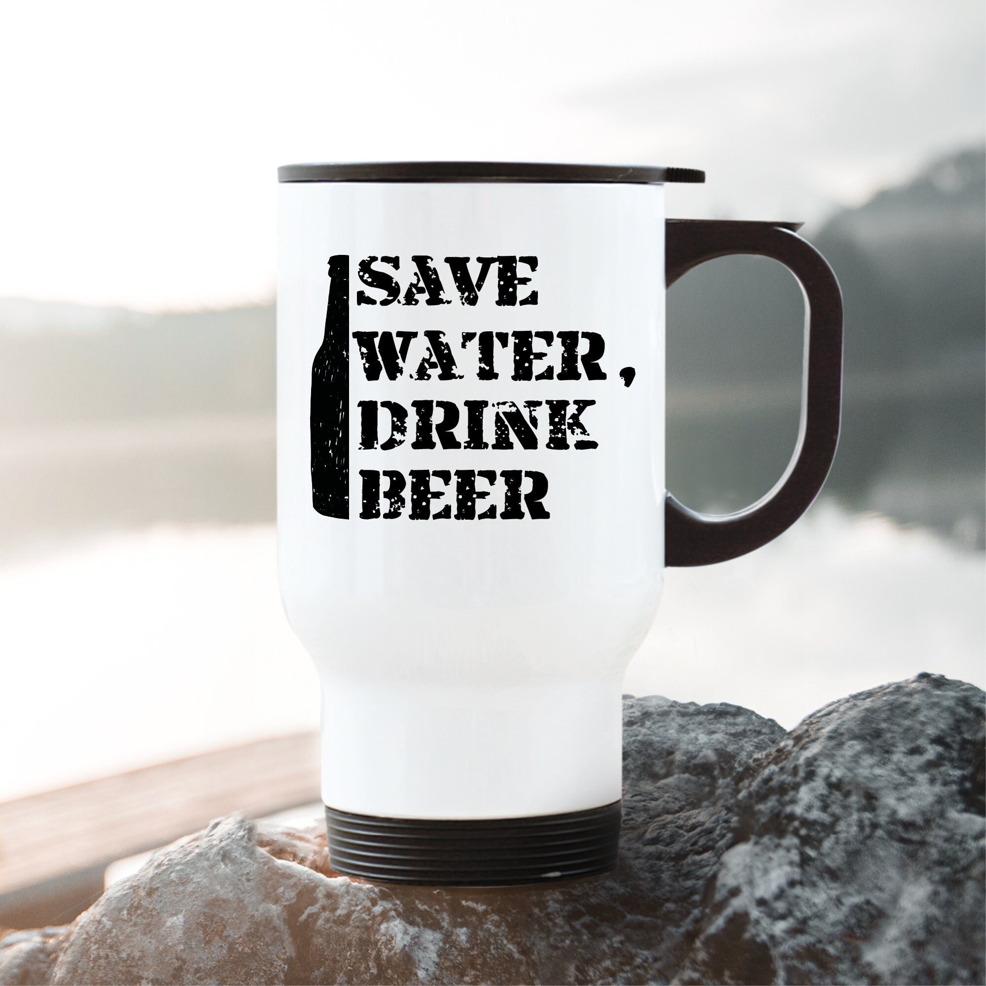 Thermobecher bedruckt mit einer Bierflasche und der Aufschrift Save water, drink beer, schwarz weiß, Geburtstagsgeschenk Vati