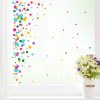 Auf dem Bild ist das Produkt: Fensterbild Konfetti Karneval Farbspritzer wiederverwendbar Frühling bunte Punkte Fasching farbige Kreise zum Preis von €17.9 abgebildet.