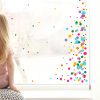 Auf dem Bild ist das Produkt: Fensterbild Konfetti Karneval Farbspritzer wiederverwendbar Frühling bunte Punkte Fasching farbige Kreise zum Preis von €17.9 abgebildet.