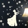 Auf dem Bild ist das Produkt: Leuchtaufkleber Kinderzimmer Mädchen mit Schneeflocken und Sternen Leuchtsterne leuchten im Dunklen zum Preis von €19.9 abgebildet.