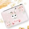 Auf dem Bild ist das Produkt: Gefüllte Federtasche Hase Blumen rosa personalisiert Wunschname Mädchen Schule Einschulung zum Preis von €29.9 abgebildet.