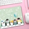 Auf dem Bild ist das Produkt: Mauspad Mousepad Pinguine winterlich, Schreibtischunterlage benutzerdefiniertes Geschenk Büro zum Preis von €14.9 abgebildet.