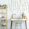 Auf dem Bild ist das Produkt: Wandtattoo Eukalyptus Girlande Wohnzimmer grüne Blätter Kinderzimmer zum Preis von €39.9 abgebildet.