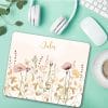 Auf dem Bild ist das Produkt: Mauspad personalisiert Wildblumen Mousepad floral sepia Blumen Wunschname Geschenk Geburtstag Büro zum Preis von €14.9 abgebildet.