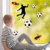 Auf dem Bild ist das Produkt: Fensterbild Fußballer Kinderzimmer Fussball Fußballnetz Tor Junge EM WM Sport wiederverwendbar Fenstersticker Fußballspieler zum Preis von €13.9 abgebildet.